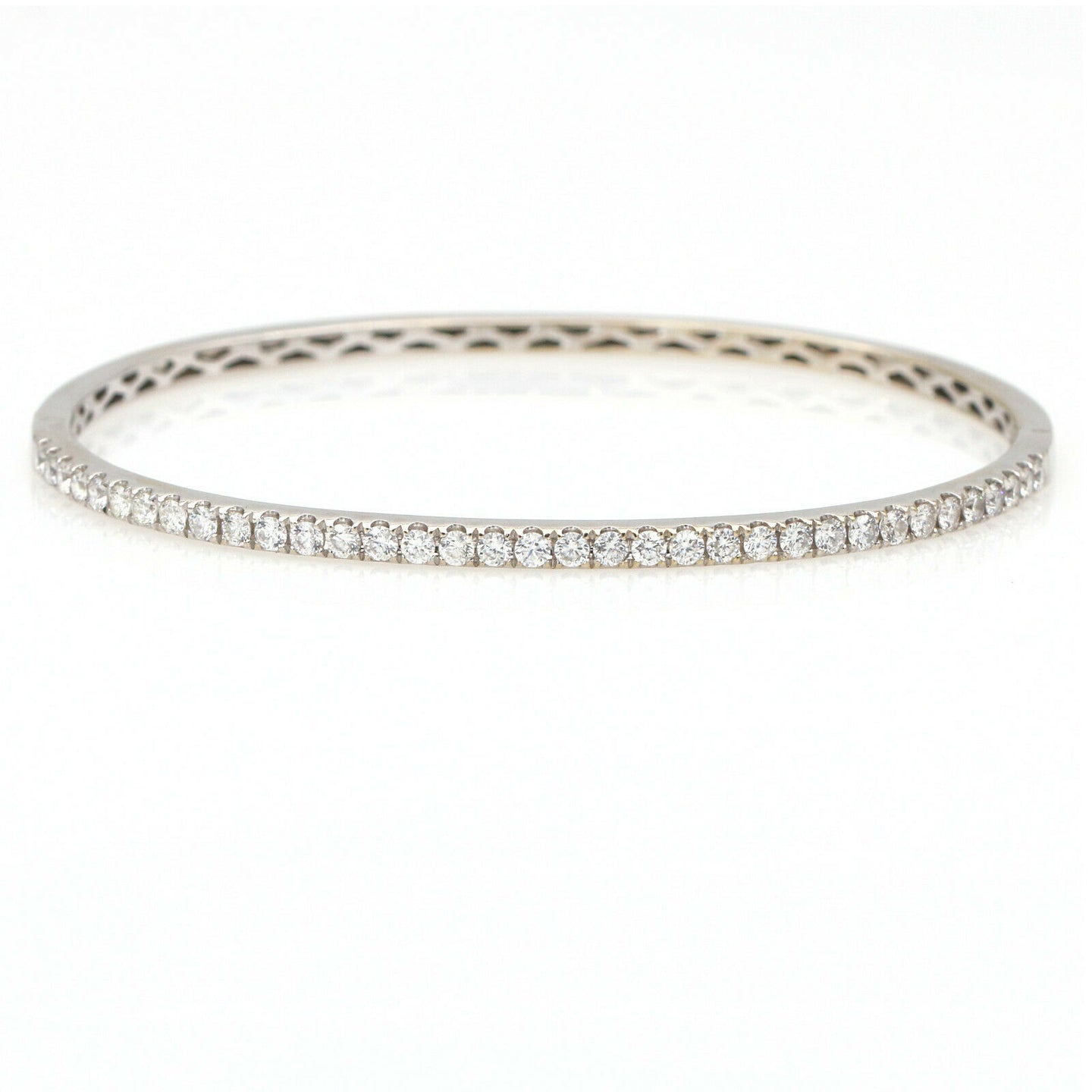 Women's Diamond Hinged Bangle Bracelet in 18k White Gold 1.36 ct tw