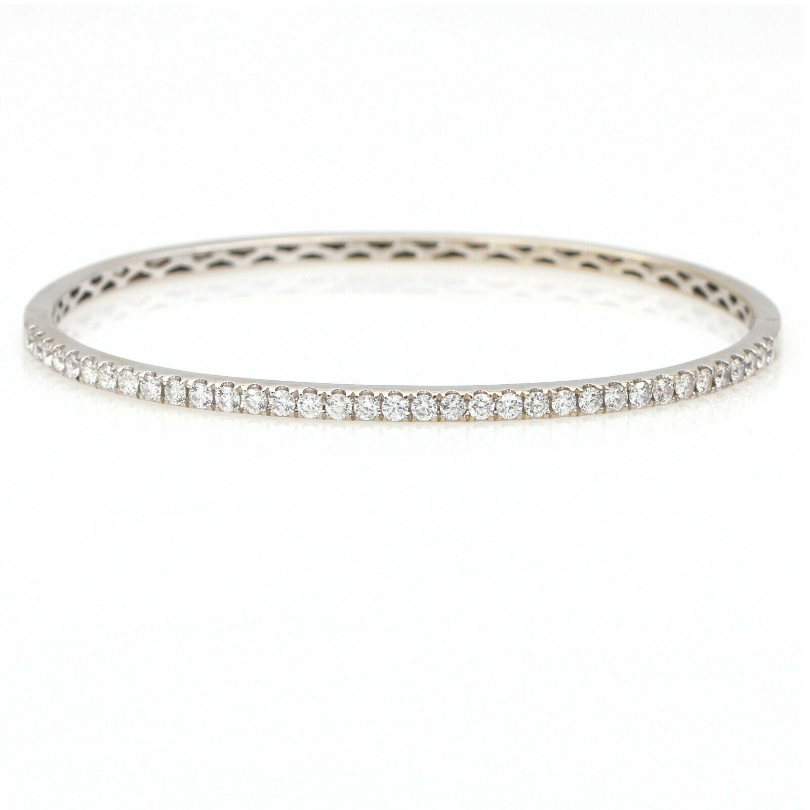 Women's Diamond Hinged Bangle Bracelet in 18k White Gold 1.36 ct tw