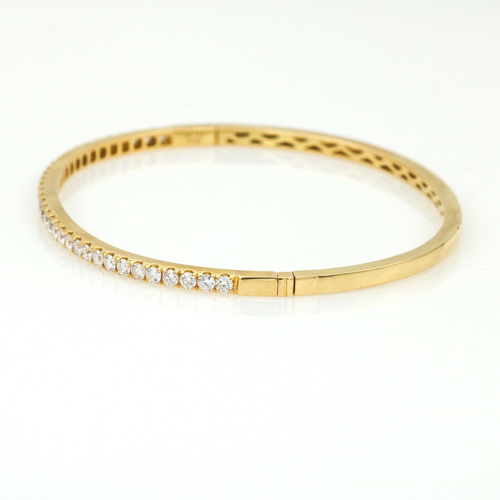 Women's Diamond Hinged Bangle Bracelet in 18k Yellow Gold 1.56 ct tw