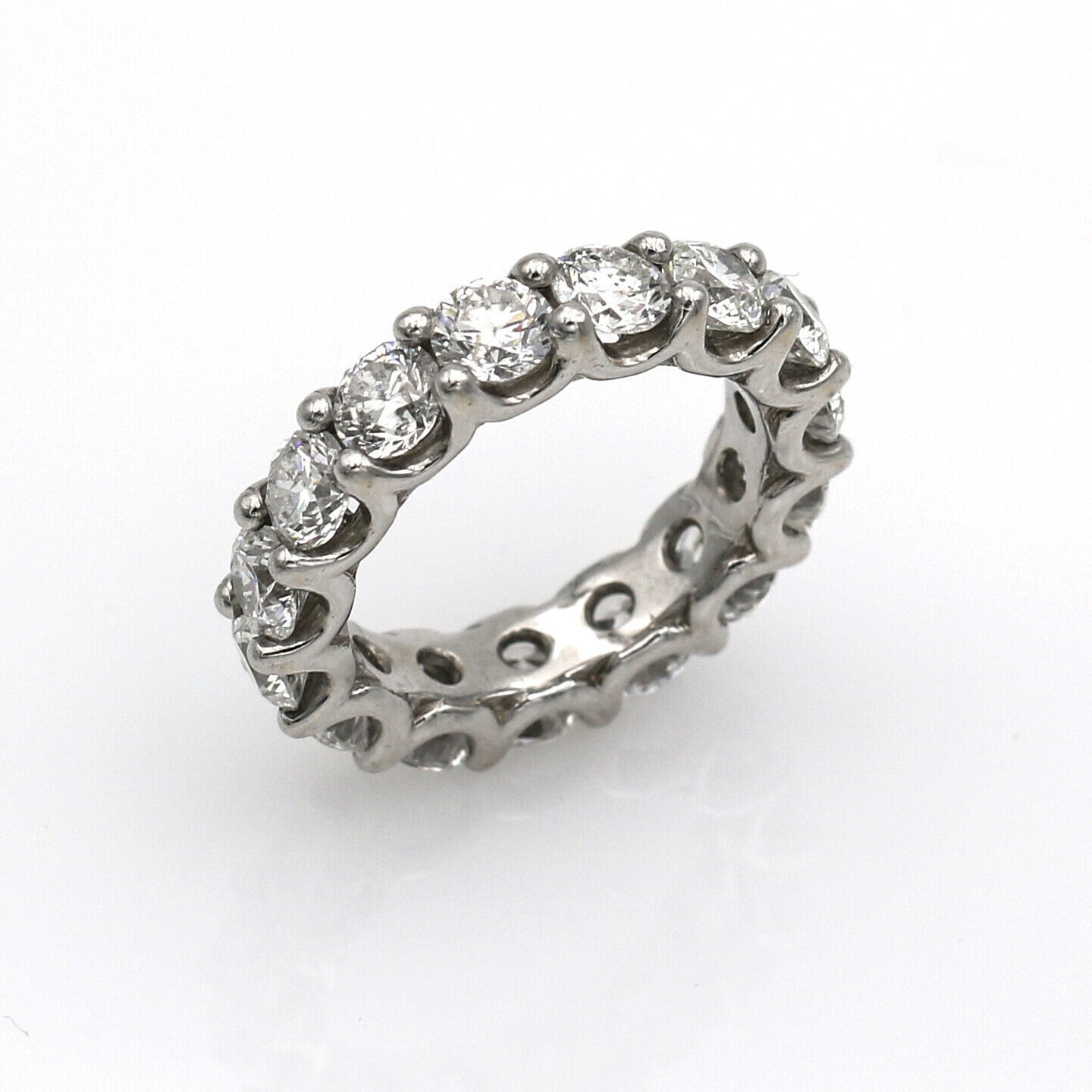 Women's 8.00 ct Diamond Eternity Band Anniversary Ring in White Gold