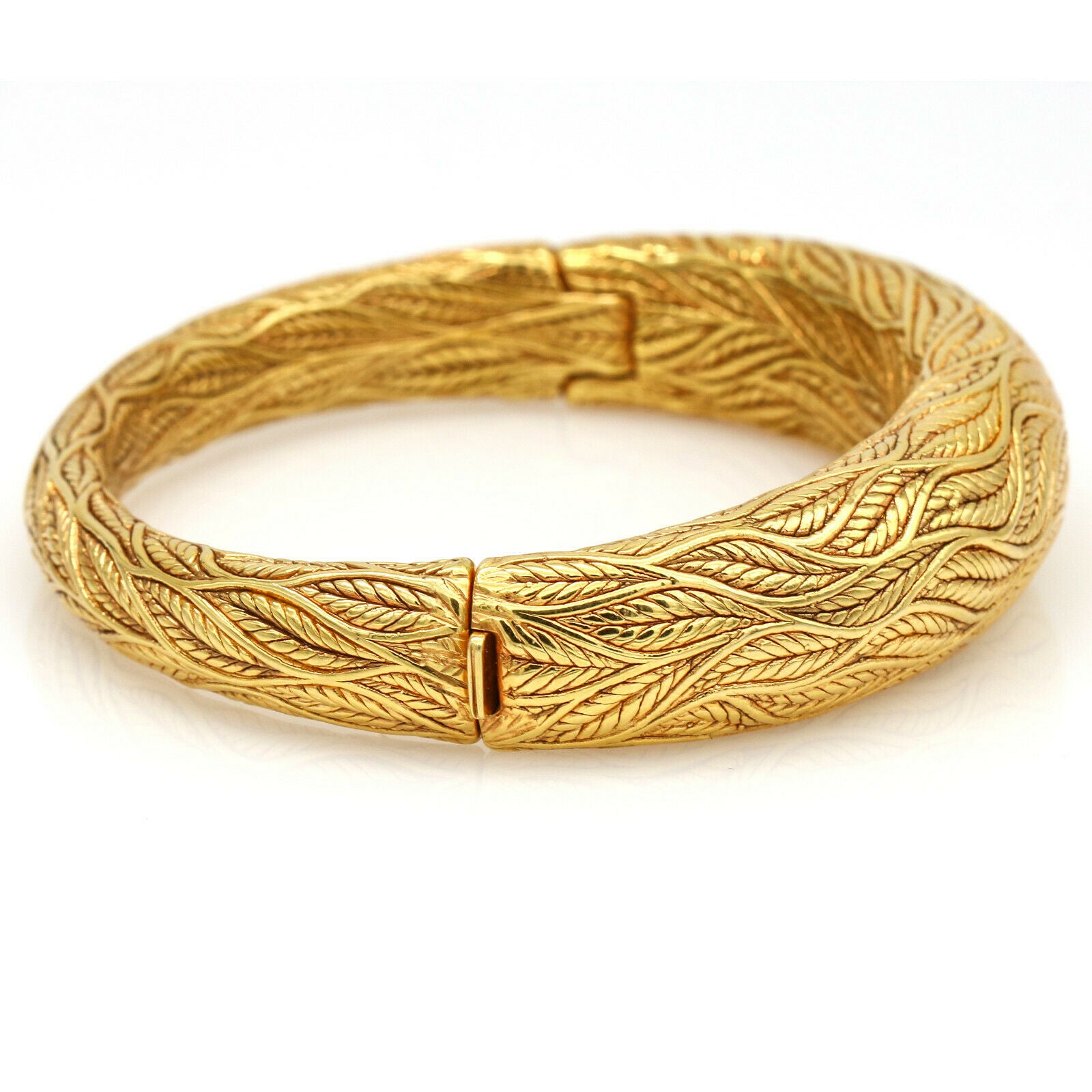 Chimento Leaves Hinged Bangle Bracelet in 18k Yellow Gold