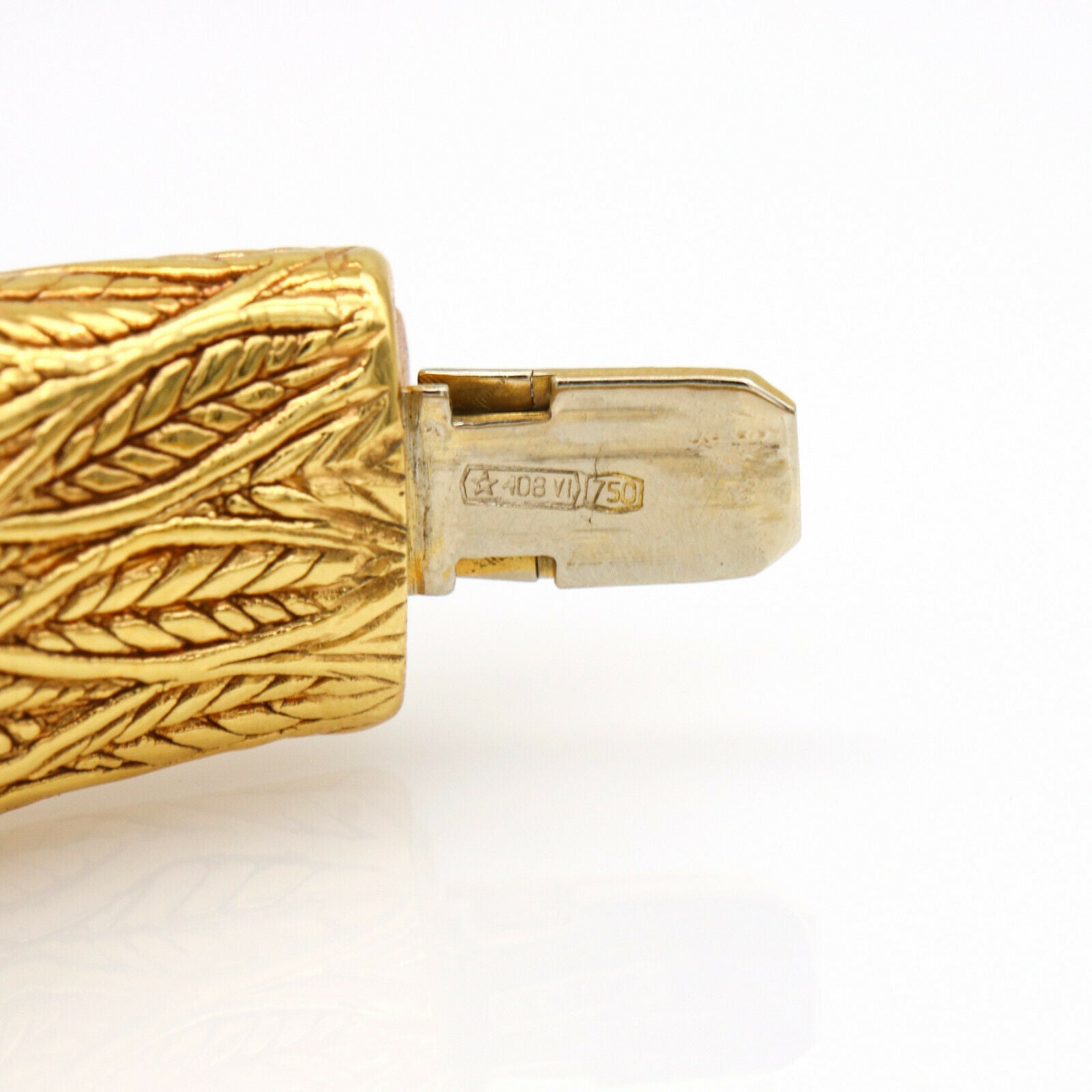 Chimento Leaves Hinged Bangle Bracelet in 18k Yellow Gold