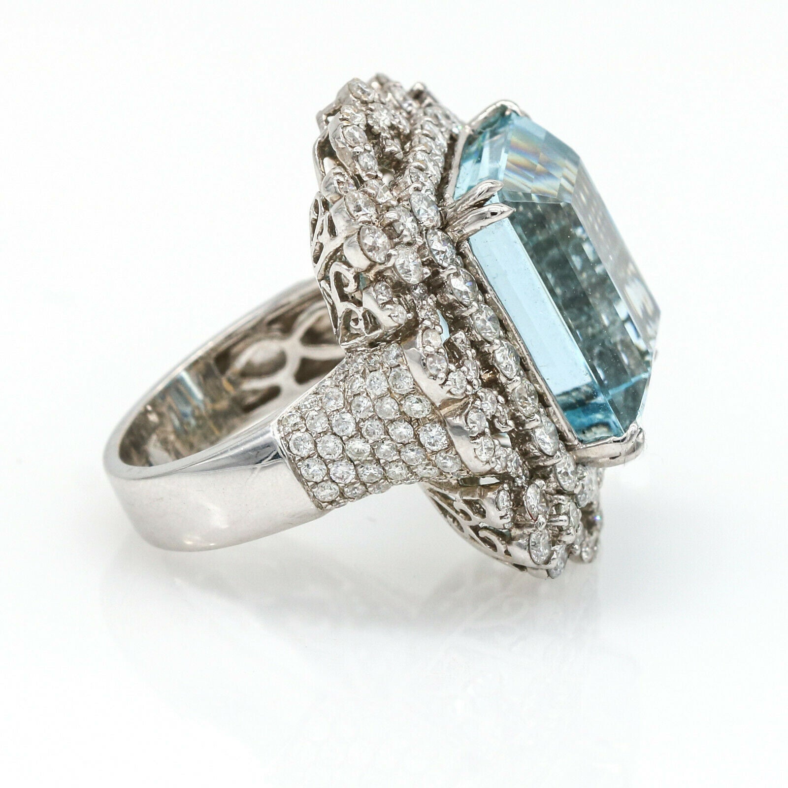 Aquamarine and Diamond Statement Ring in 18k White Gold ( 19.00 cttw )