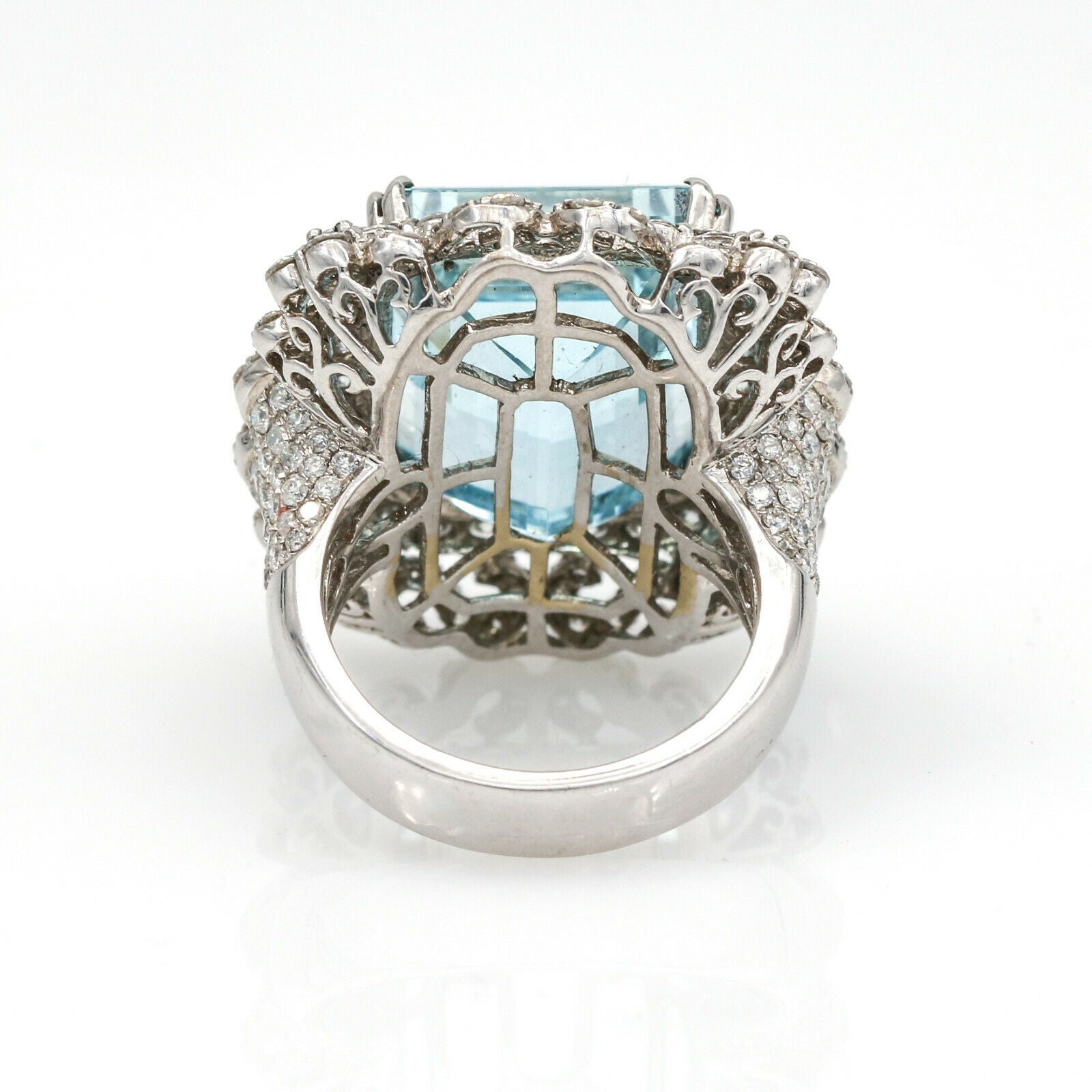 Aquamarine and Diamond Statement Ring in 18k White Gold ( 19.00 cttw )