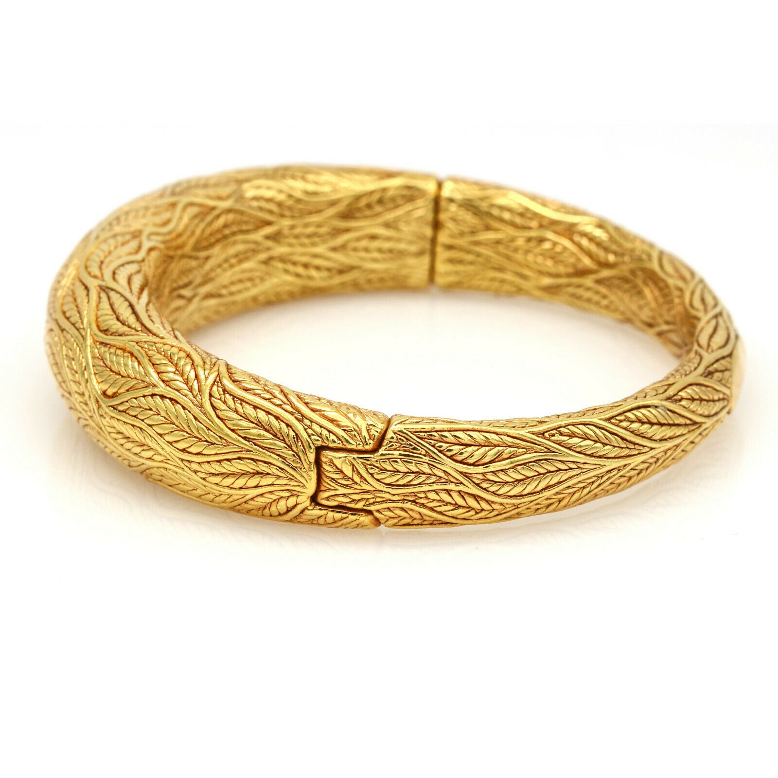 Chimento Leaves Hinged Bangle Bracelet in 18k Yellow Gold